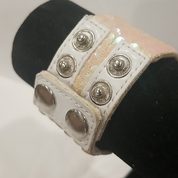 PINK SEQUIN Cuff Bracelet Ladies Watch - Picture 4 of 4